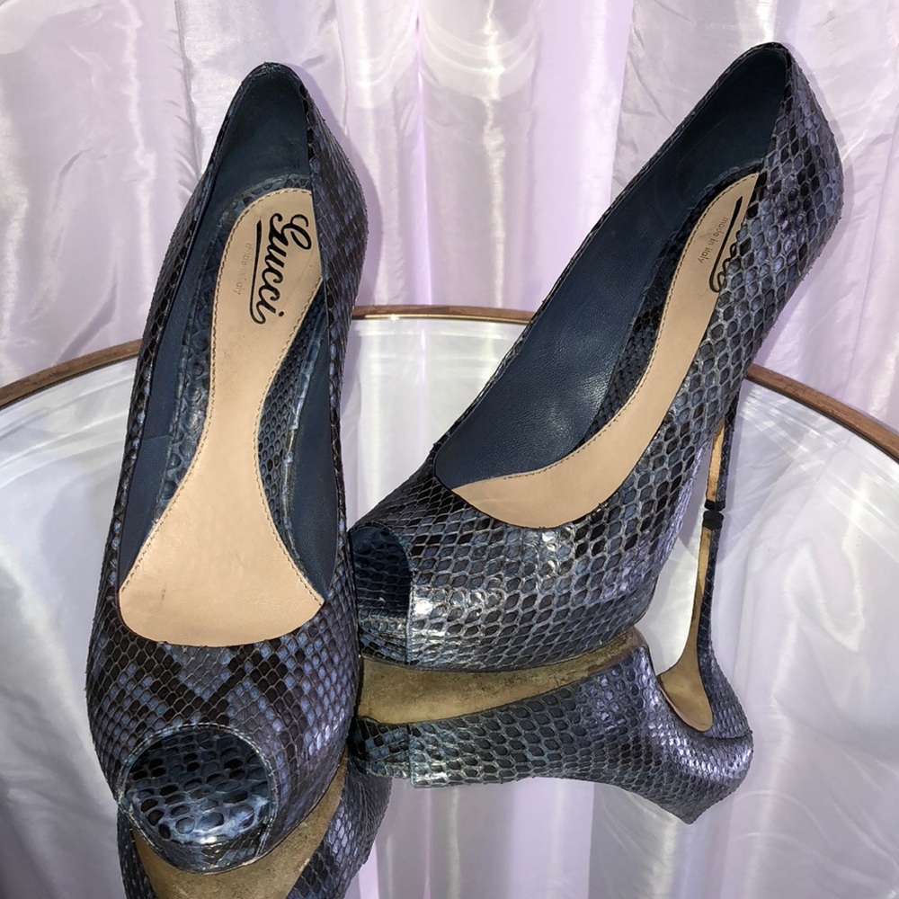 >> Authentic Gucci Python Peep-toe Heels <<